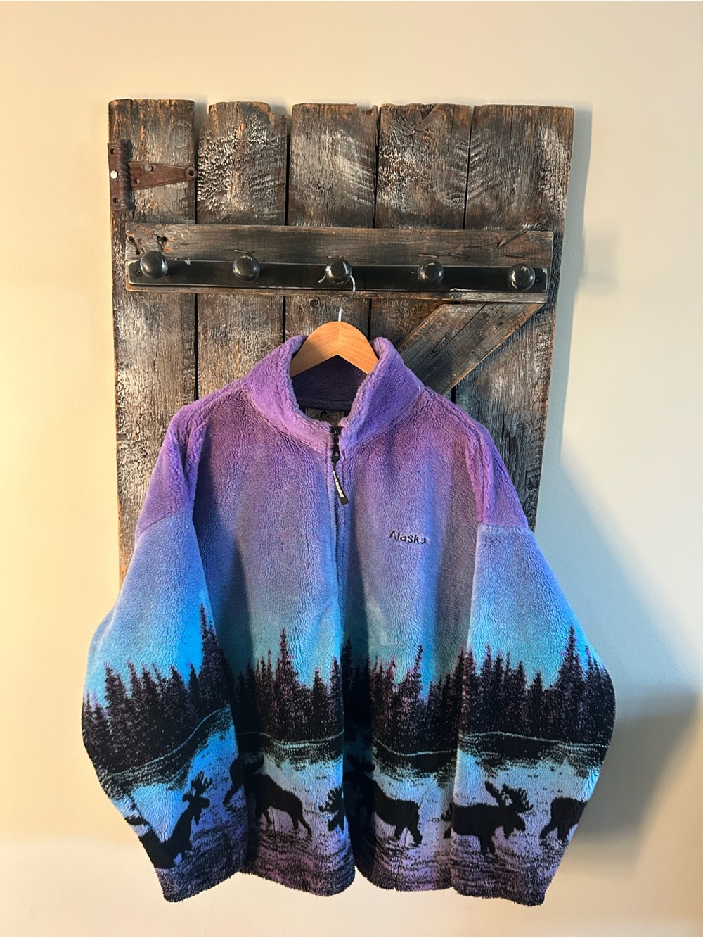 Women's Vintage Black Mountain Full ZipperFleece Jacket with Woodland Silhouette